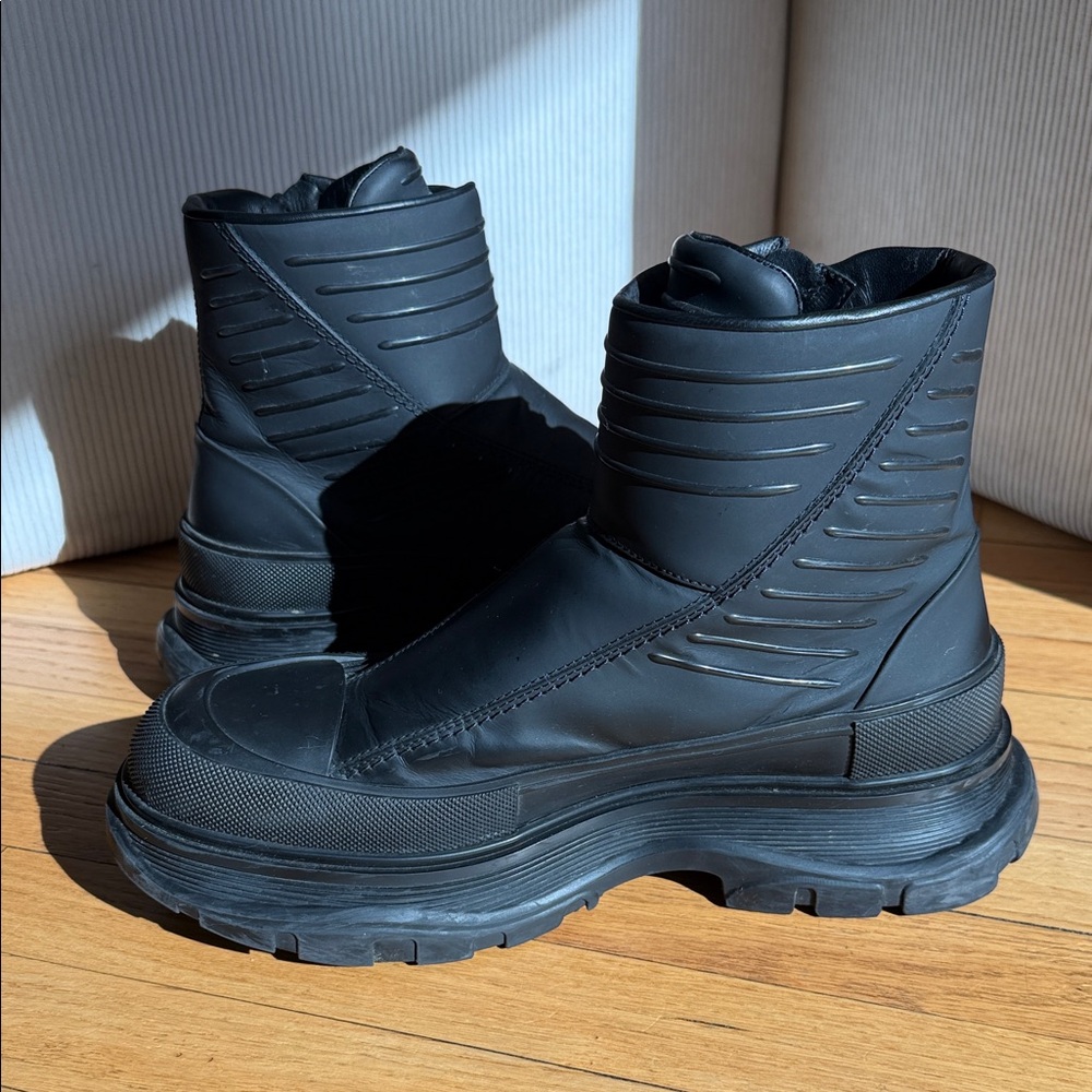 Alexander McQueen Black Leather Men's Boots - Picture 5 of 8